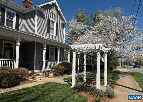 805 Longwood Ave, BEDFORD, VA, 24523-2103 | Card Image