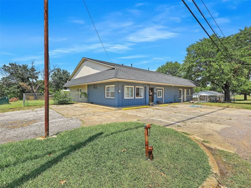 1201 W Nelson St, Denison, TX, 75020-4258 | Card Image