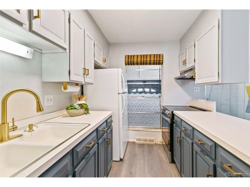 143 Oakland Ct, Aurora, CO, 80011-8219 | Card Image