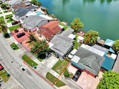 12267 Sw 195th Ter, House other with 3 bedrooms, 2 bathrooms and null parking in Miami FL | Image 3