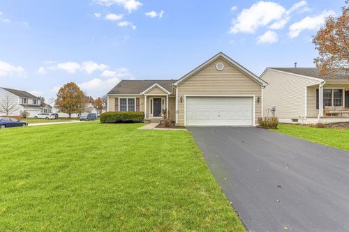 817 Mill Run Dr, Sunbury, OH, 43074-8561 | Card Image