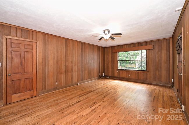 Family Room | Image 20