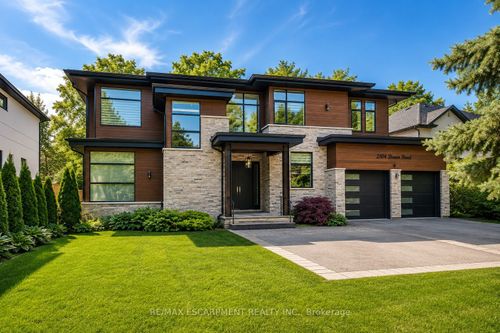 2104 Devon Rd, Oakville, ON, L6J2N2 | Card Image