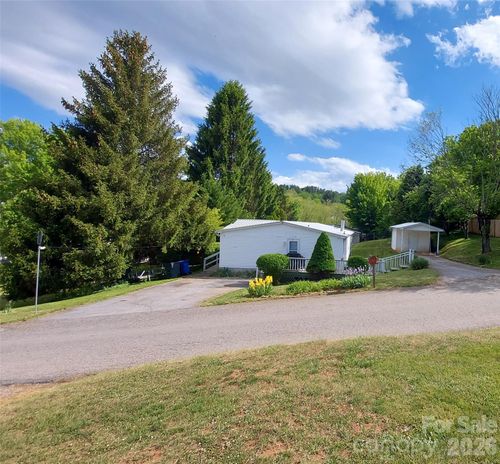 46 Larkspur Ln, Canton, NC, 28716-4181 | Card Image