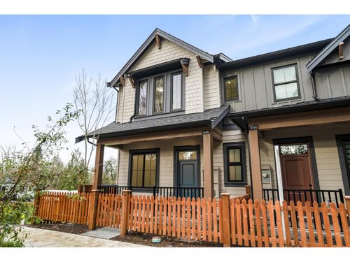 20483 74b Ave, Langley, BC, V2Y3S8 | Card Image