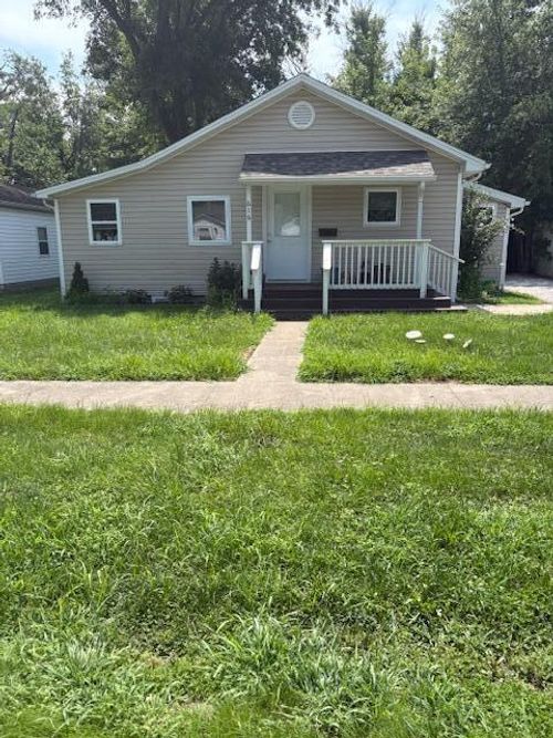 616 E Booth St, CENTRALIA, MO, 65240-1215 | Card Image