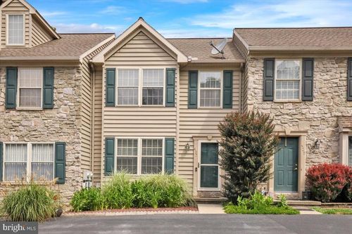 427 Indian Rock Cir, ELIZABETHTOWN, PA, 17022-1384 | Card Image