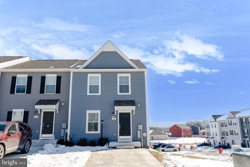 12 Orchard Green Dr, CHARLES TOWN, WV, 25414-2703 | Card Image