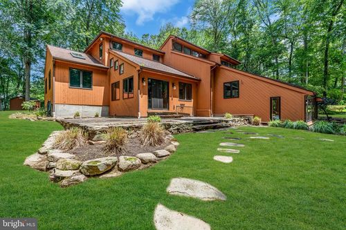 10 Ginger Rd, Chesterfield, NJ, 08515-1107 | Card Image