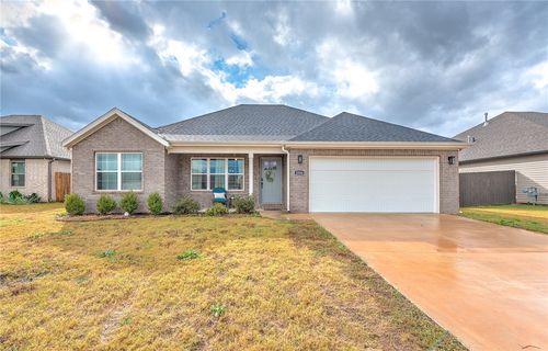 2006 Endura Park Dr, Siloam Springs, AR, 72761-7159 | Card Image