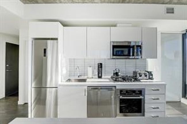 1502 - 1010 6 St Sw, Condo with 2 bedrooms, 2 bathrooms and 1 parking in Calgary AB | Image 8