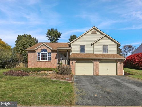 106 Westview Dr, AKRON, PA, 17501-1142 | Card Image