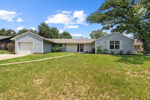 508 San Jacinto Dr, Rockdale, TX, 76567-2556 | Card Image