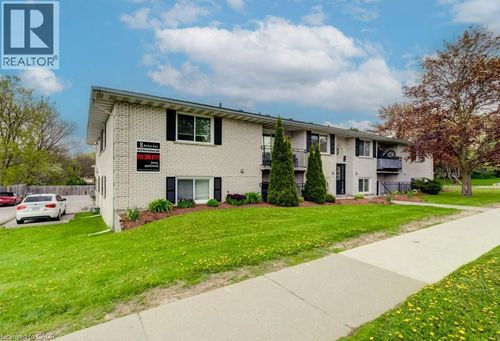 6-8 Amos Avenue, Waterloo, ON, N2L2W7 | Card Image