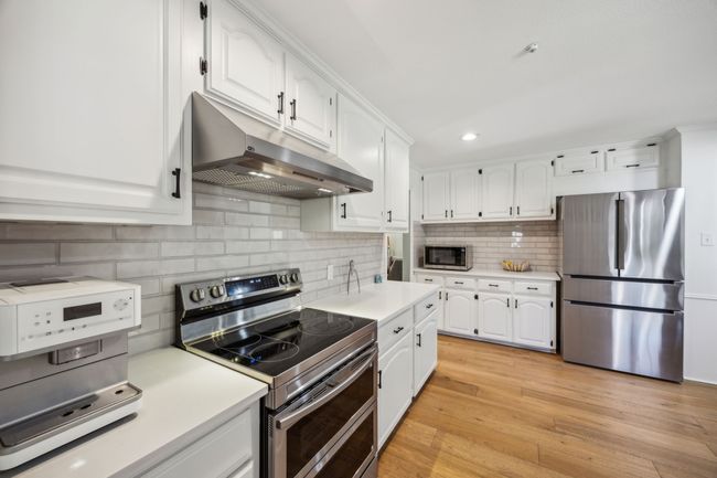 5800 Still Forest Dr, House other with 4 bedrooms, 4 bathrooms and null parking in Dallas TX | Image 7