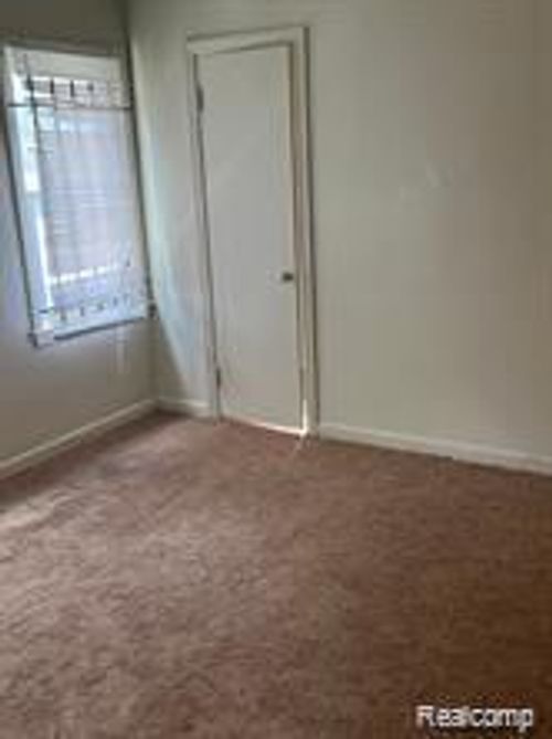 19410 Rutherford St, Detroit, MI, 48235-2349 | Card Image