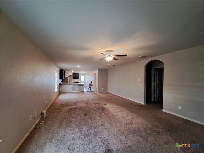 living area | Image 4