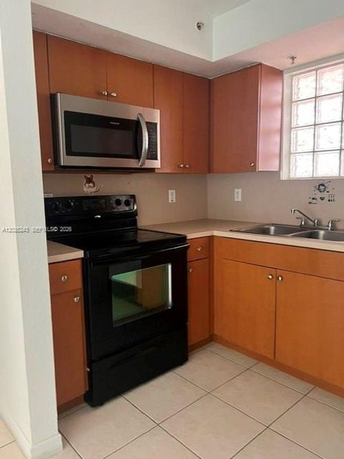 3-a2-650 Palm Ave, Hialeah, FL, 33010-4315 | Card Image