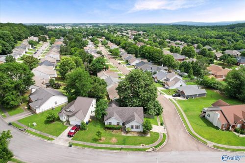 213 Hollington Dr, Huntsville, AL, 35811-8237 | Card Image