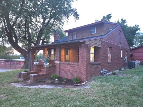 3929 Pickett Rd, Saint Joseph, MO, 64503-1656 | Card Image