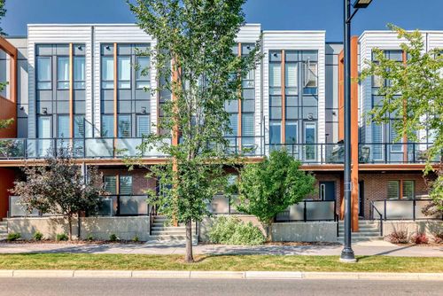 3217 39 St Nw, Calgary, AB, T3B6G6 | Card Image