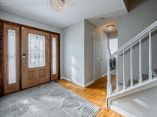 30654 Golden Valley Dr, New Hudson, MI, 48165-9502 | Card Image