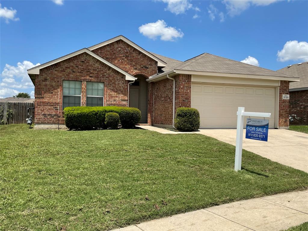 Country Valley Ln, Fort Worth, TX 76179