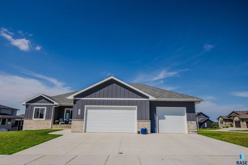 1512 W River Bend St, Brandon, SD, 57005-3080 | Card Image