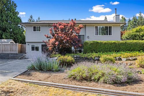 626 Tyee Cres, Qualicum Beach, BC, V9K1B1 | Card Image