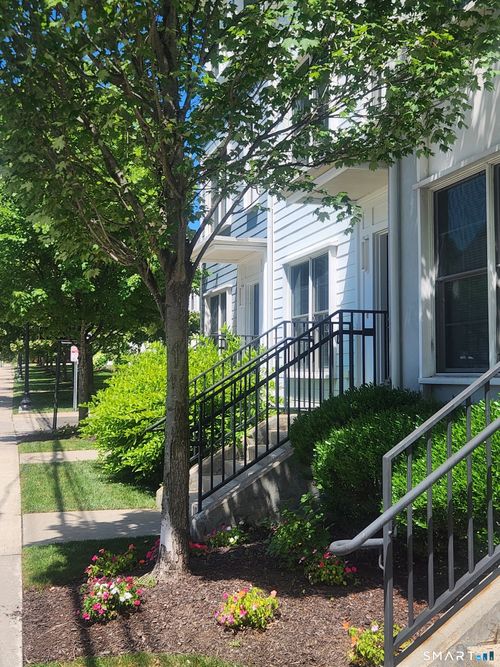 80-80 Merrell Ave, Stamford, CT, 06902-3649 | Card Image