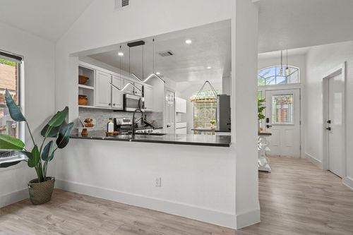 13436 Moscow Trl, Austin, TX, 78729-8036 | Card Image
