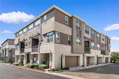 3516 E Indigo Privado, Ontario, CA, 91764-8922 | Card Image