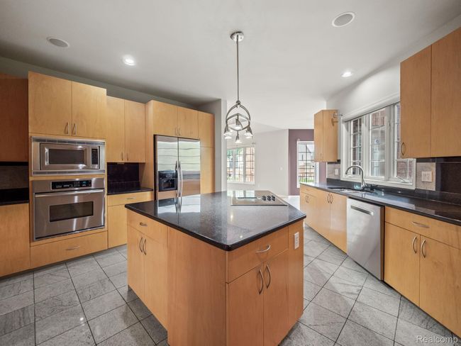 24-web-or-mls-P2222215.jpg | Image 6