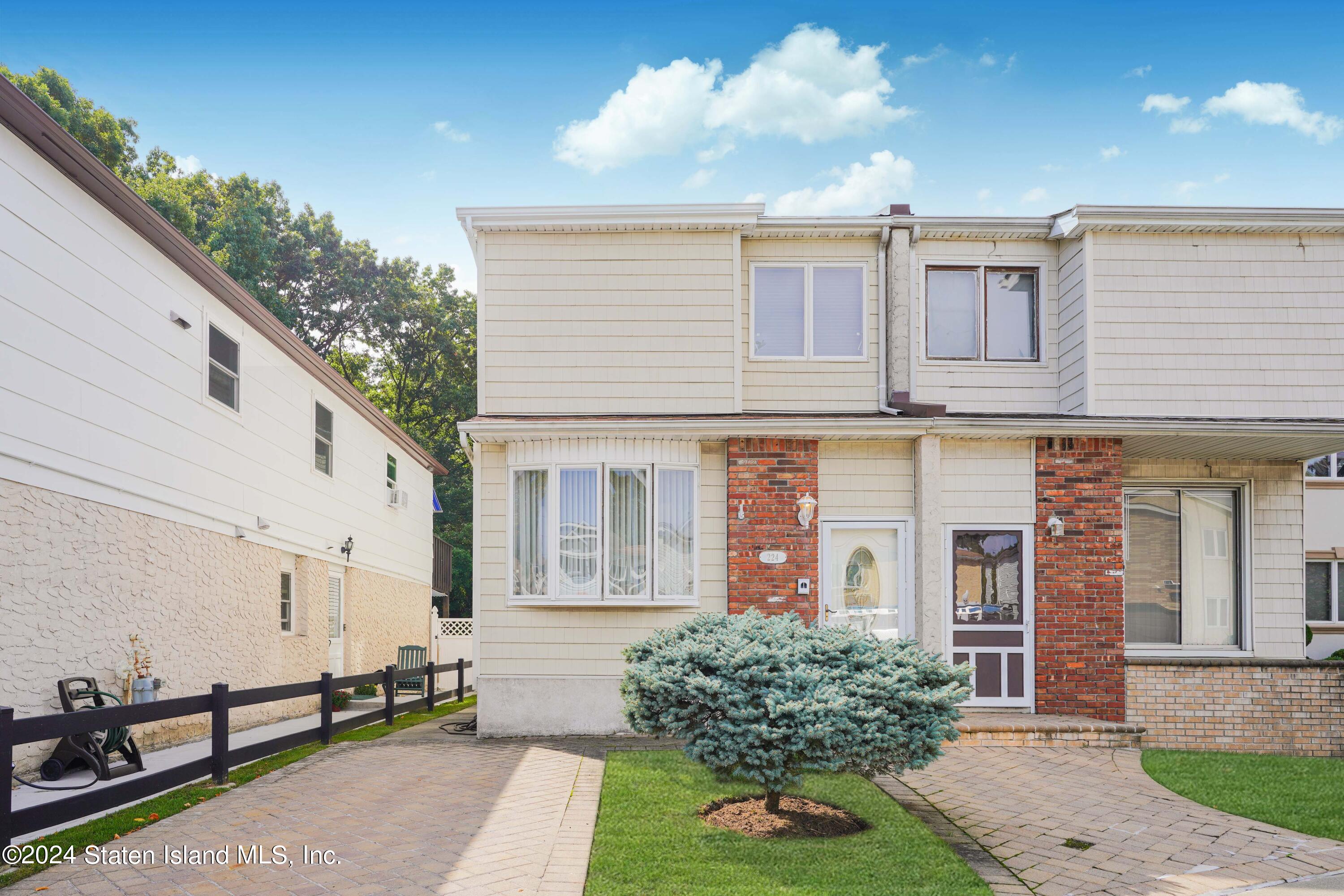 Evergreen St, Staten Island, NY 10308