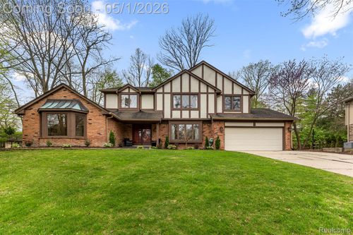38605 Deerwood Ct, Northville, MI, 48167-9070 | Card Image