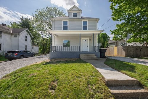 250 East St, Wadsworth, OH, 44281-1727 | Card Image