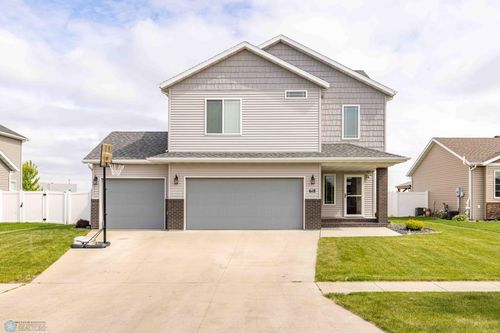 618 23rd Ave W, West Fargo, ND, 58078-8421 | Card Image