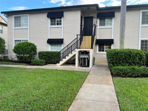 111-4000 Crystal Lake Dr, Deerfield Beach, FL, 33064-0811 | Card Image