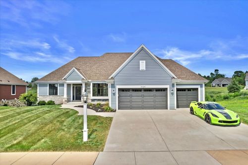 1424 White Deer Trl, Waukesha, WI, 53189-8630 | Card Image
