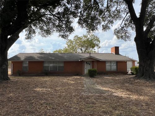945 3rd St, Hempstead, TX, 77445-5519 | Card Image
