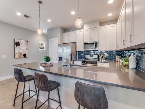 1621 Kyle Ave, Dallas, TX, 75208-3533 | Card Image