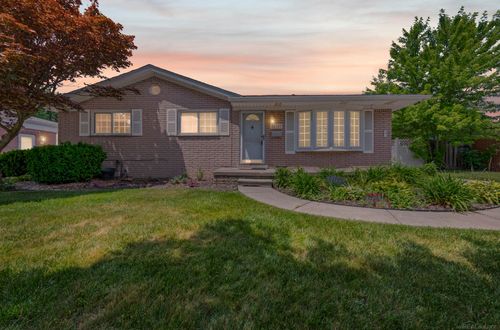 28357 Suburban Dr, Warren, MI, 48088-7852 | Card Image