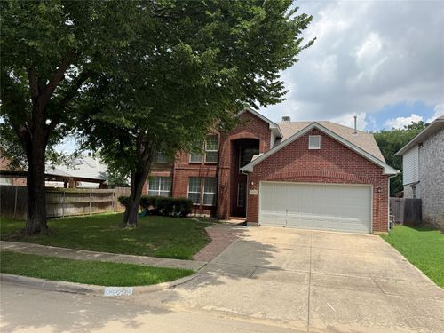 1933 Parktree Dr, Arlington, TX, 76001-5689 | Card Image