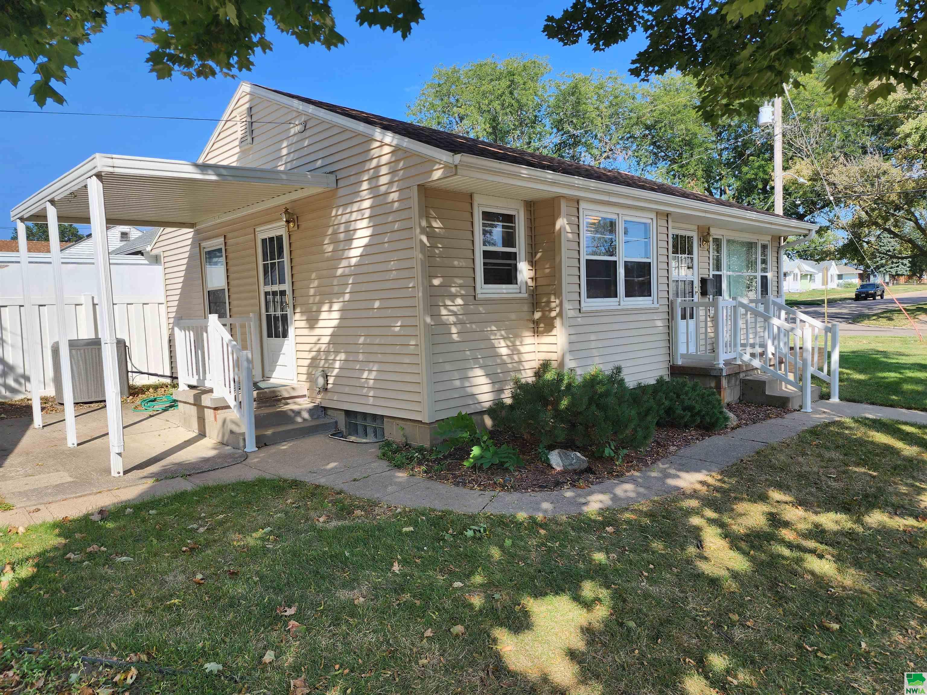 Alice St, Sioux City, IA 51106