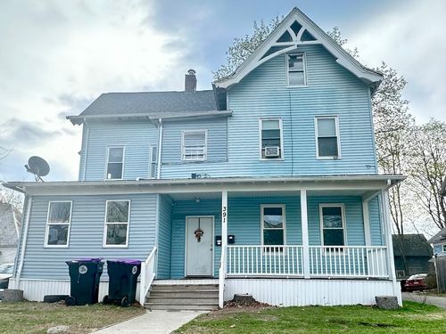 391 Pleasant St, Holyoke, MA, 01040 | Card Image