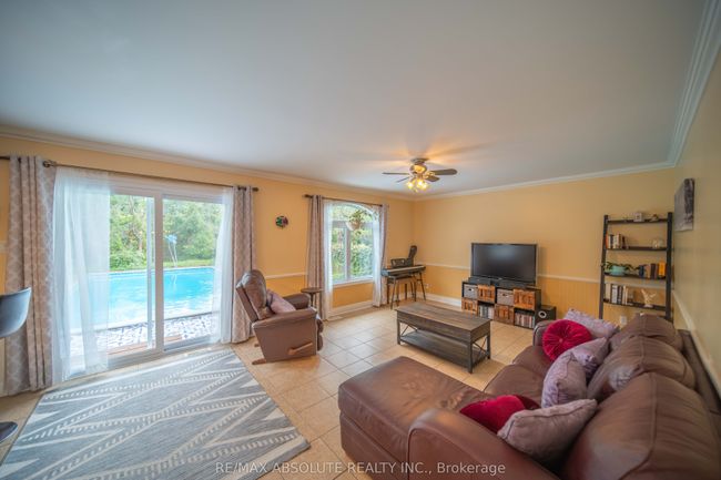 139 Felton Cres, House other with 4 bedrooms, 2 bathrooms and 8 parking in Russell ON | Image 7