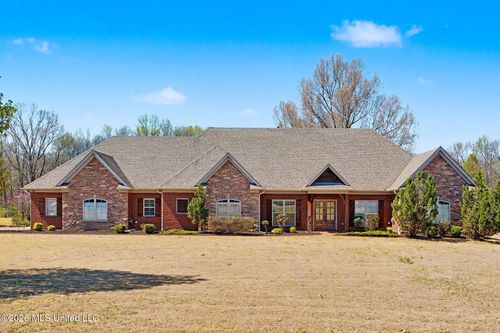 172 Myra Rd, Byhalia, MS, 38611-7627 | Card Image