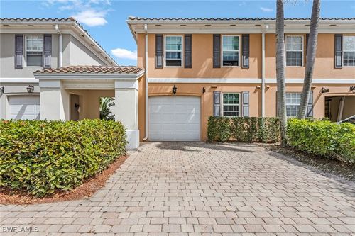 5677 Cove Cir, NAPLES, FL, 34119-9531 | Card Image