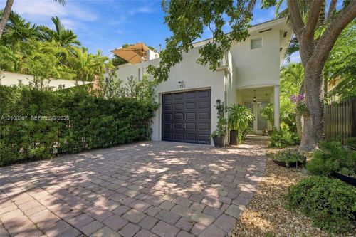 3151-3151 New York St, Miami, FL, 33133-4327 | Card Image