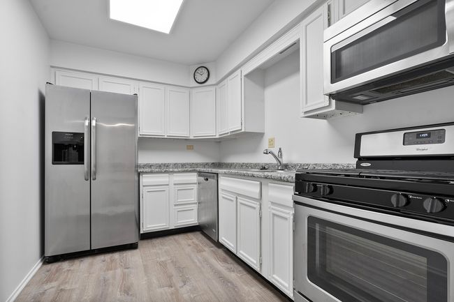APT-421 - 1250 Park Ave W, Condo with 2 bedrooms, 2 bathrooms and 1 parking in Highland Park IL | Image 9